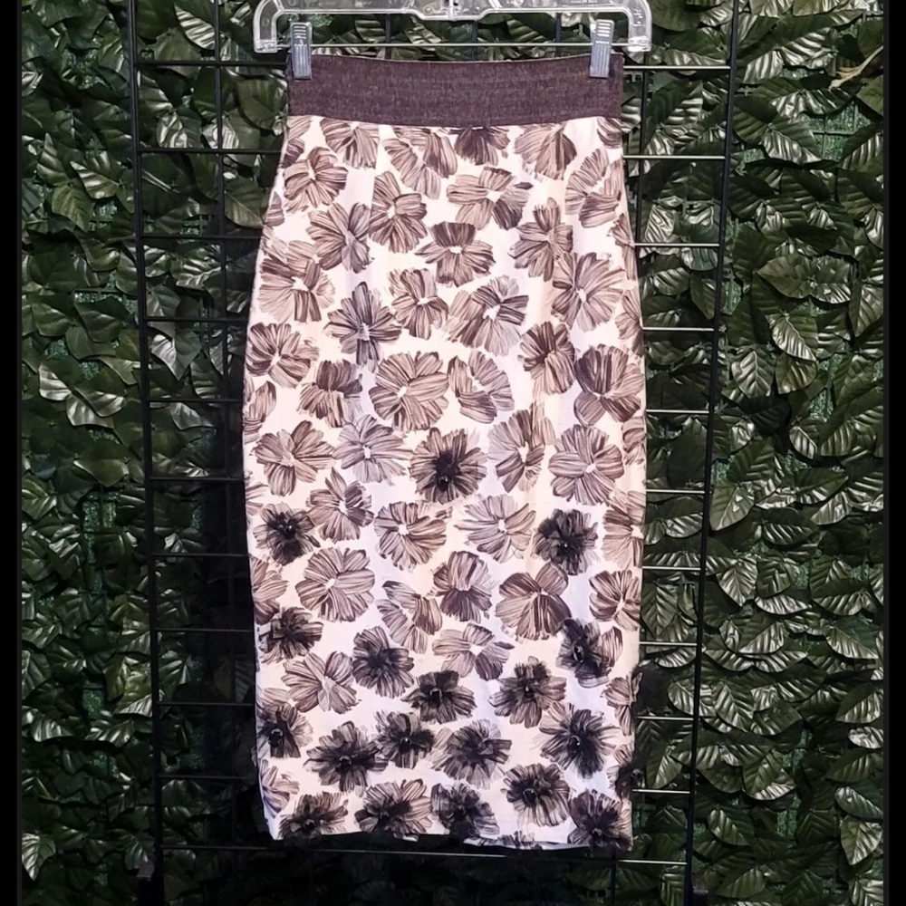 Giambattista Valli Paris Floral Print  Silk Pencil Skirt Size 38 US XXS